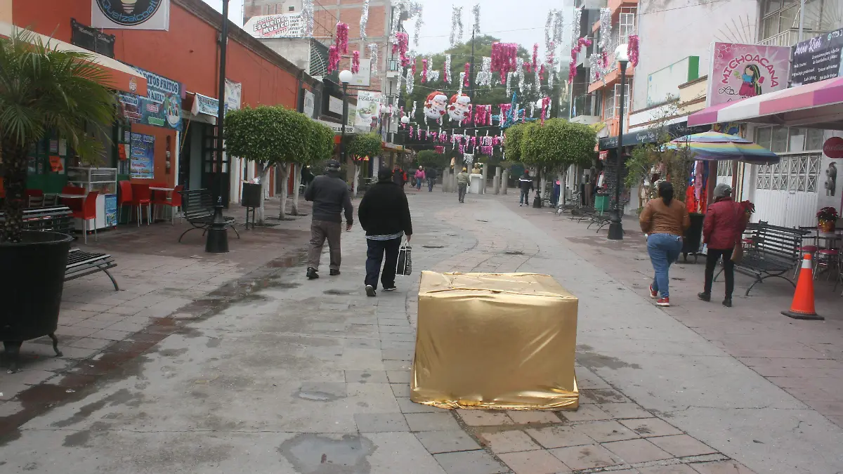 ARBOL NAVIDAD UNO